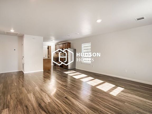 4th image of 305 S Kentucky St