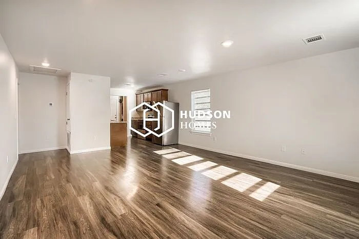 305 S Kentucky St — Photo 4