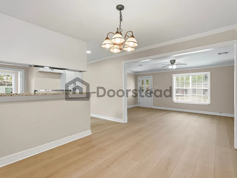 217 W Wilkins St — Photo 18