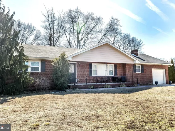1577 Strathmore Ter, Vineland, NJ 08361