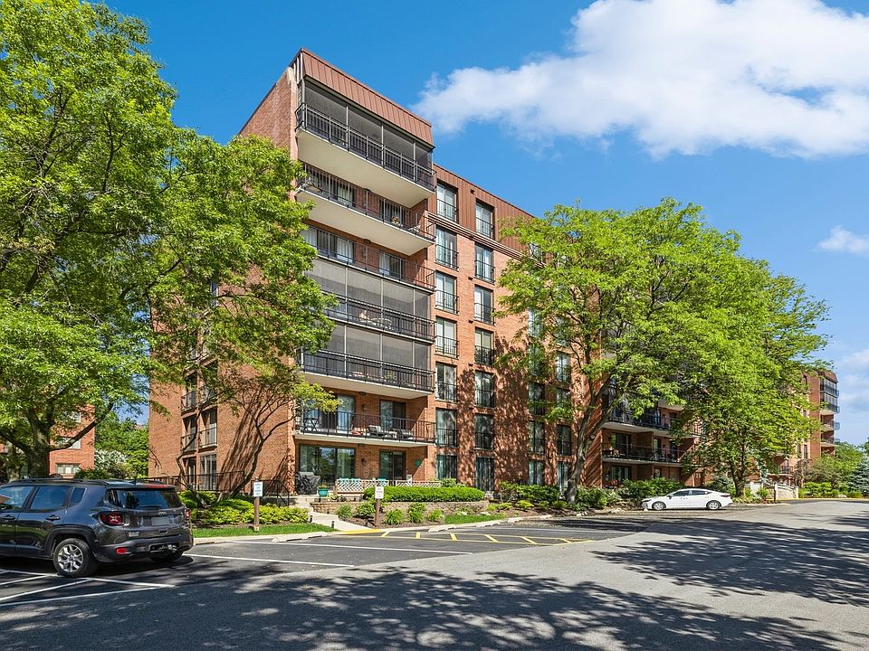 1st image of 125 Acacia Cir Unit 210