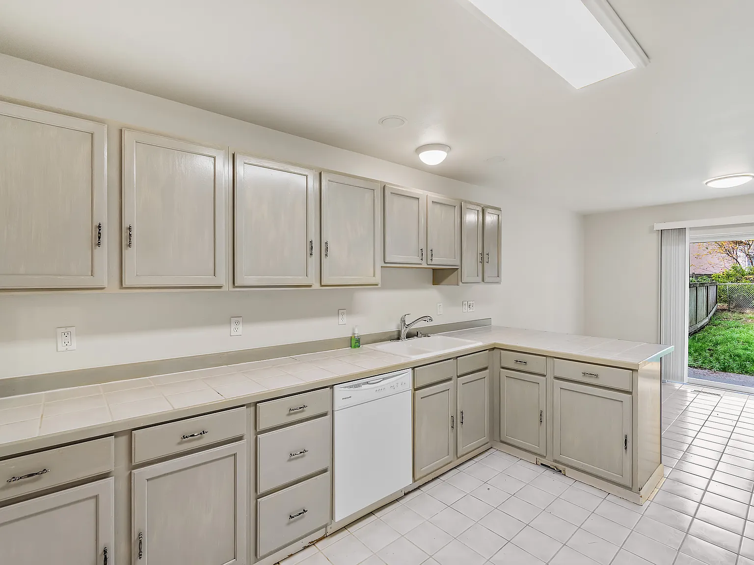 14426 Beverly Park Rd, Edmonds - 2 — Photo 1