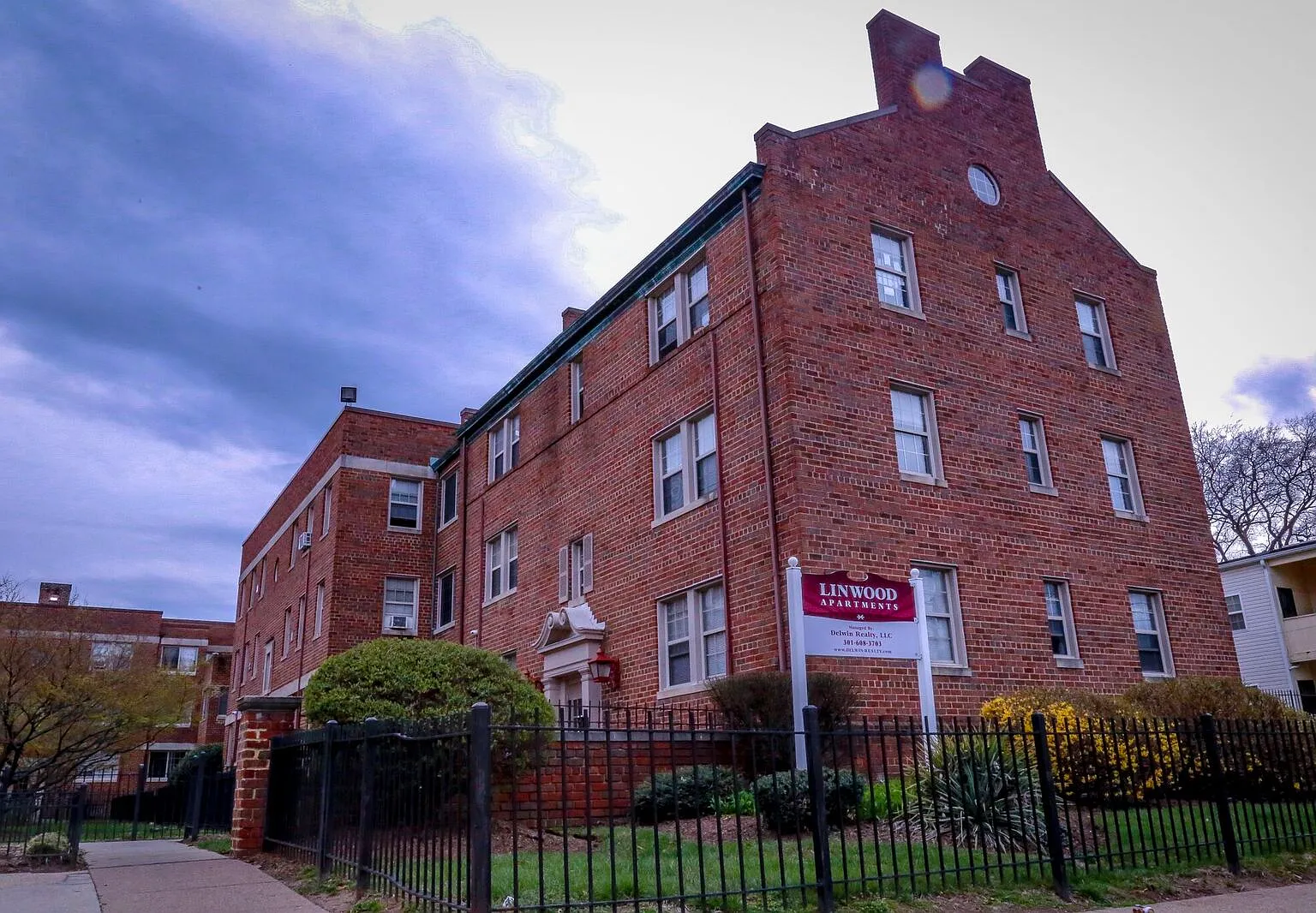Linwood Apartments~2BR/1BA For only $995+ Electric — Photo 1