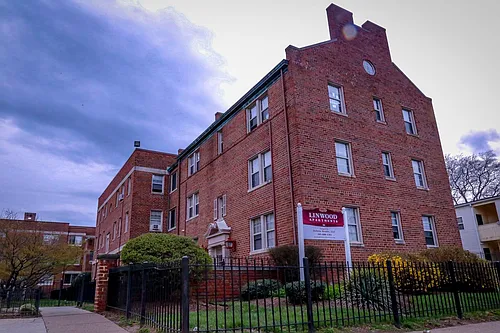 1821 P St SE Photo 1
