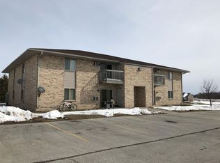 377 Prairie Ln APT 17, Luxemburg, WI 54217