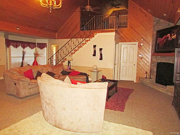 ANOTHER VIEW OF THE LIVING ROOM