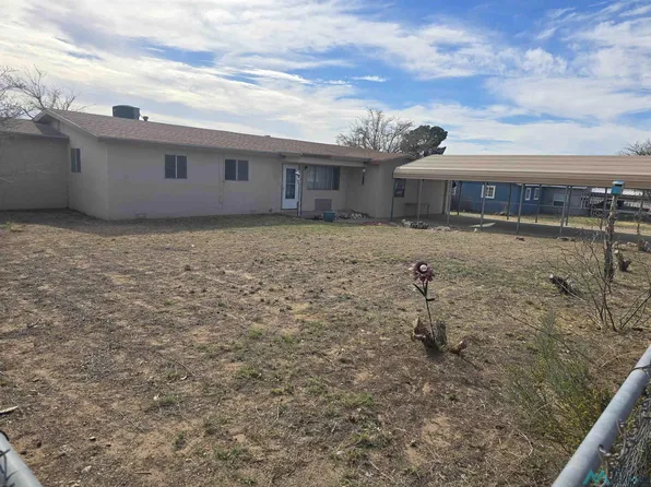302 Bluebird St, Carlsbad, NM 88220