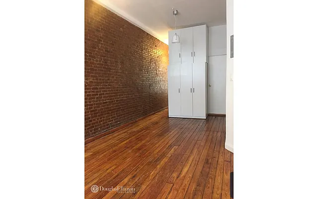 Rented by Douglas Elliman | media 23