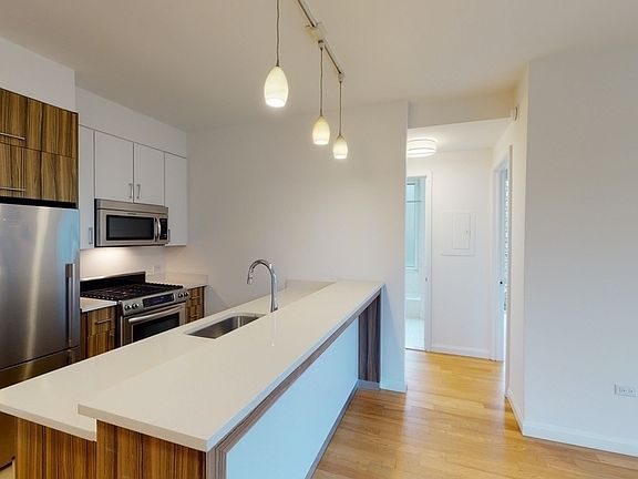4th image of 775 Columbus Ave APT 6C