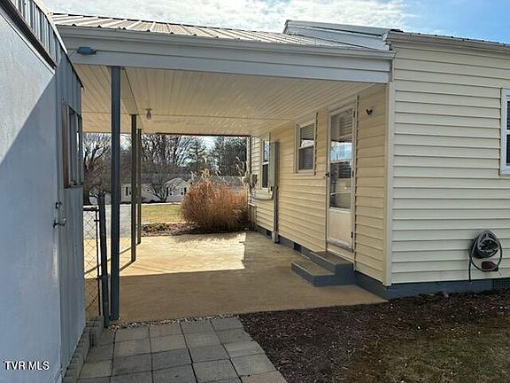 3rd image of 2616 Mimosa Ln