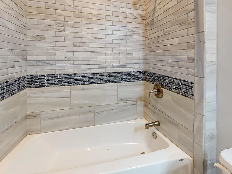 217 N Locust St #2-N — Photo 15