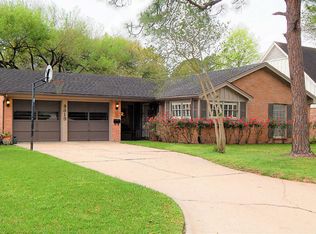 9319 Winsome Ln, Houston, TX 77063