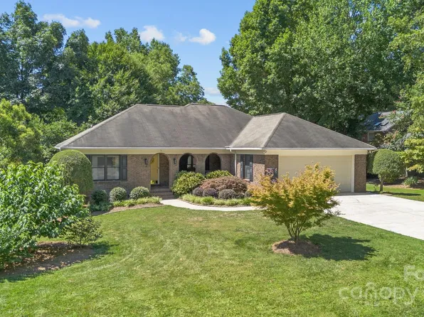 7137 Frances Irene Dr, Charlotte, NC 28215