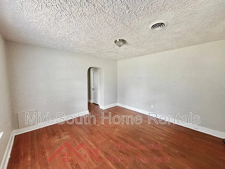 1379 Ferguson Rd #4 — Photo 3