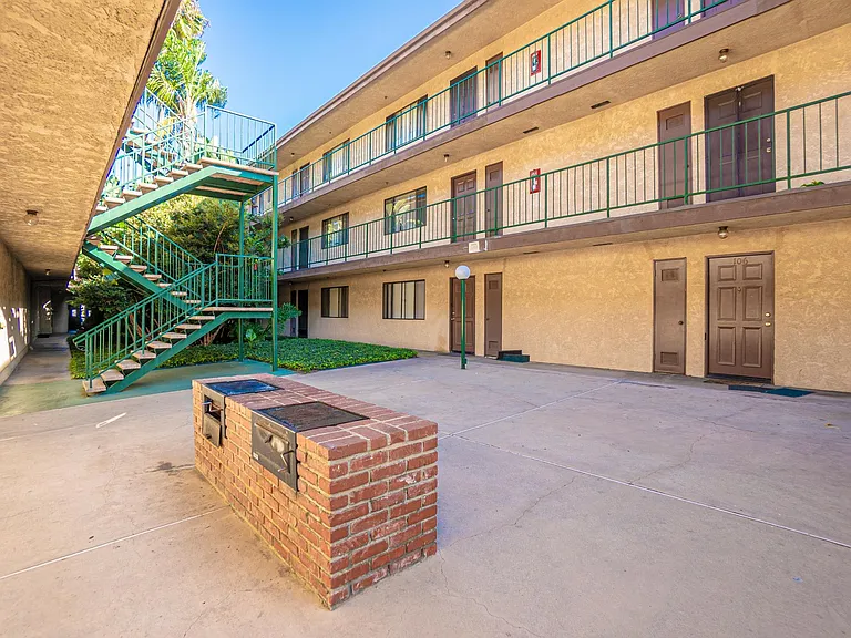 Courtyard — Photo 21