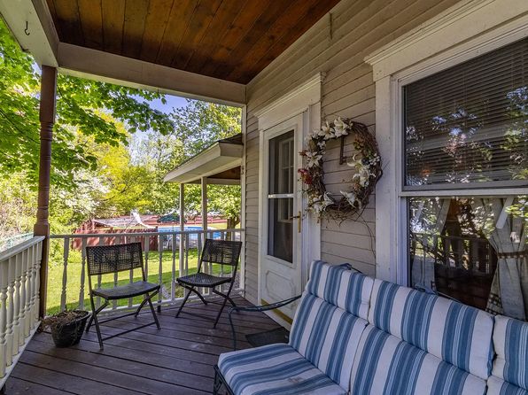 31 Weld St #2, Dixfield, ME 04224
