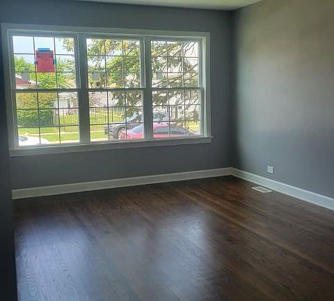 2nd image of 12421 S May St