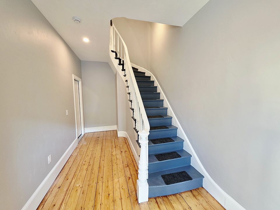 2nd image of 73 Vernon St Floor 2