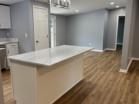 5th image of 314 Fawn Lake Ln