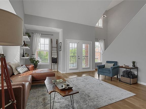 5th image of 1123 Reserve Way