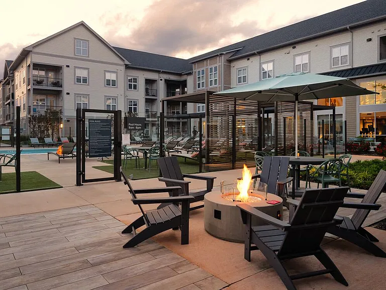 Courtyard with lounge and fire pit