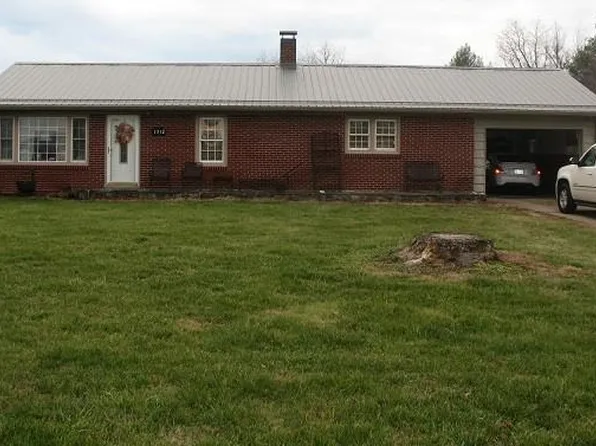 1312 Fairview Rd, Galax, VA 24333
