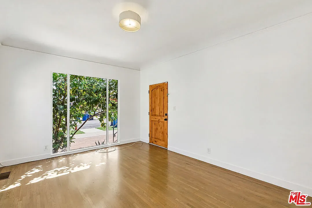 2 bed, 1100 sqft, $2,995 — Photo 4