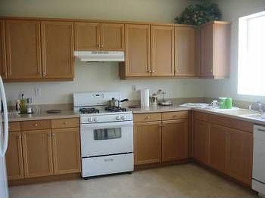 2nd image of 555 Gloriosa Ave