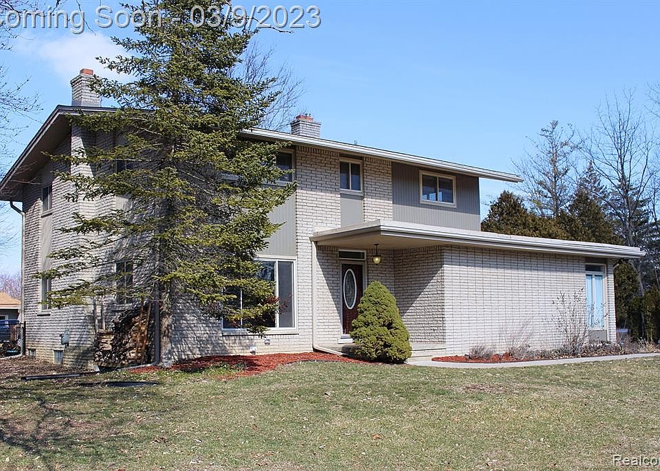 8012 Woodcrest Dr, Grosse Ile, MI 48138 Zillow
