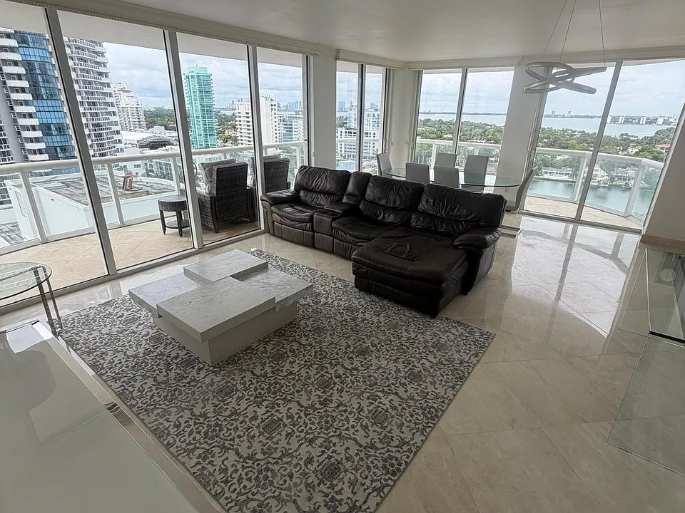 6365 Collins Ave