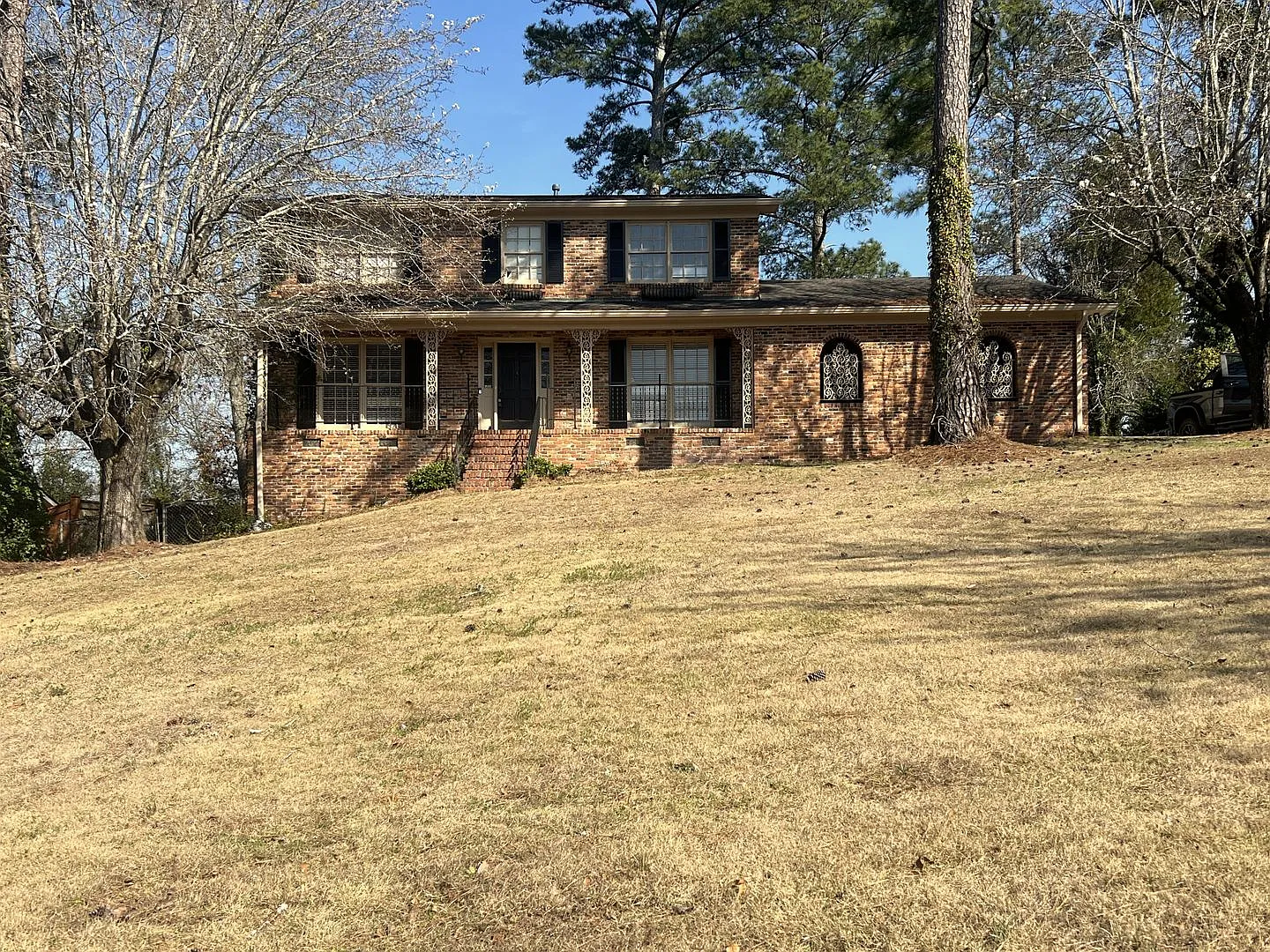 853 Captain Kell Dr photo 1