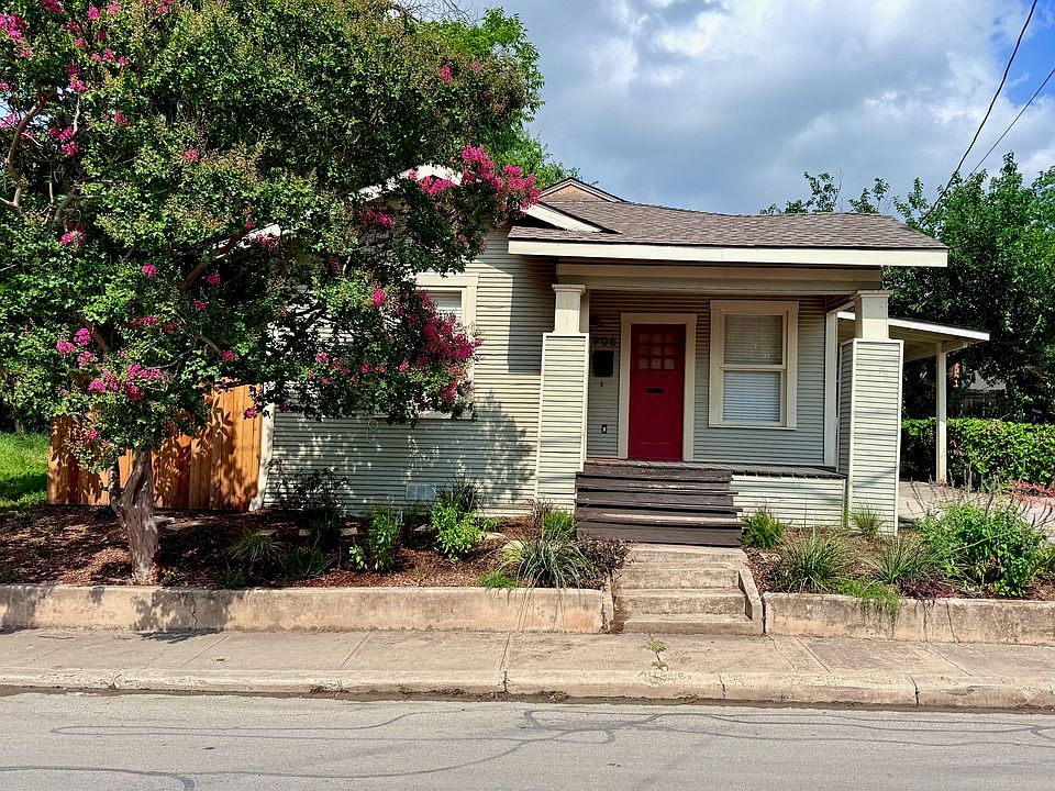1st image of 906 N Hackberry St