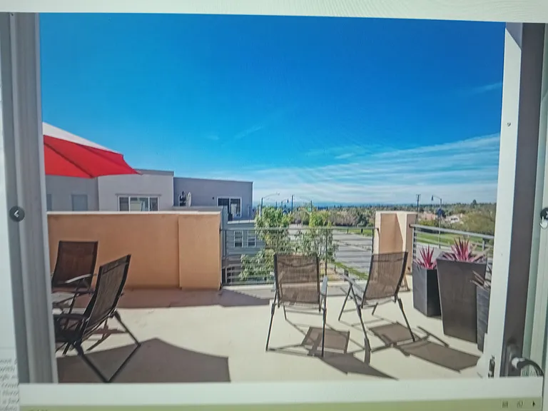 686 Heritage Ln — Photo 9