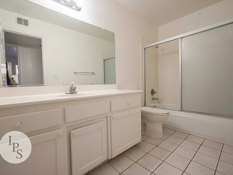 6691 N Constance Ave — Photo 23