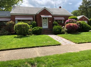 98 Eddy St, Springfield, MA 01104