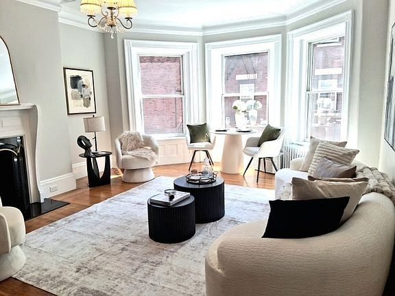 3rd image of 869 Beacon St APT 5