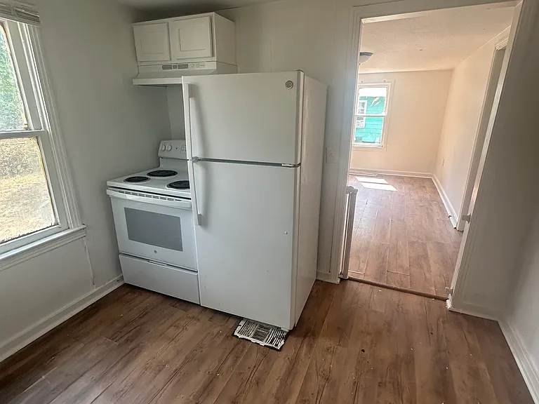 1010 Southern Ave — Photo 5
