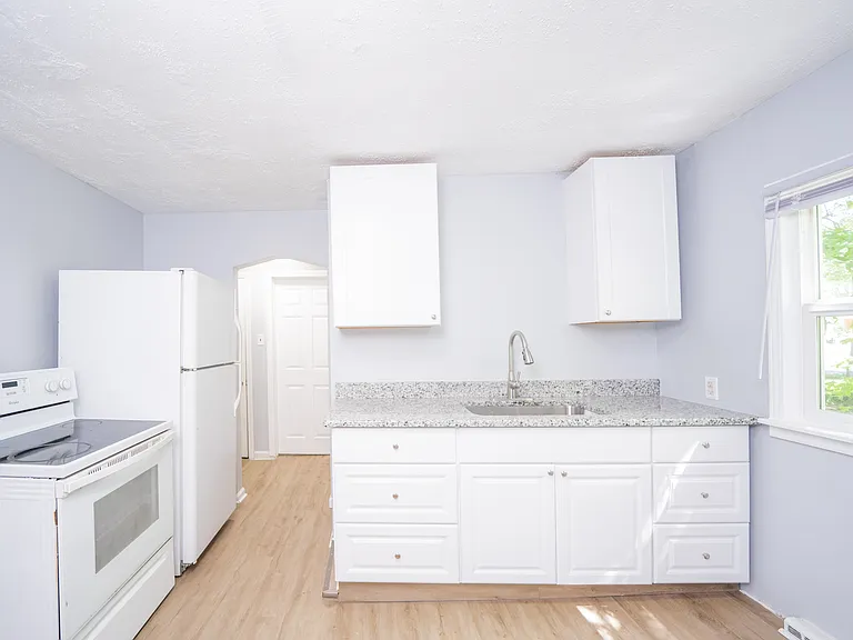 22675 Santa Maria St — Photo 15