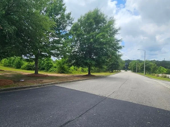 2 Daniel Dr, Ozark, AL 36360