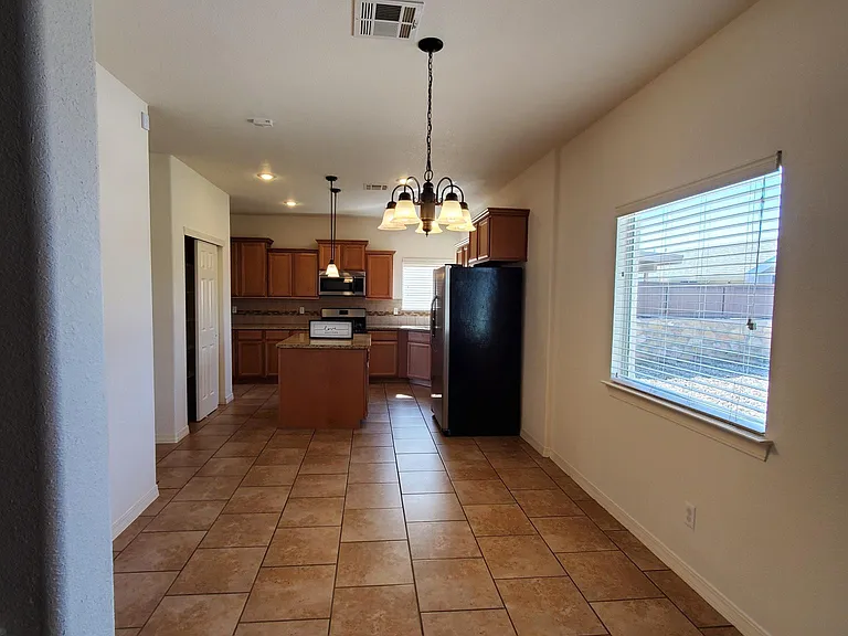 14604 Christian Castle Ave — Photo 5
