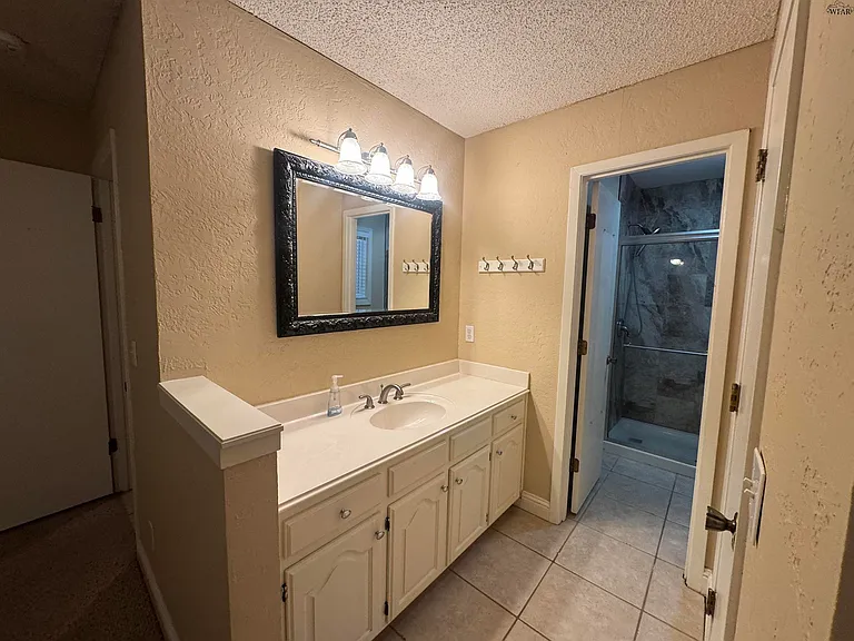 2113 Selma Dr — Photo 16
