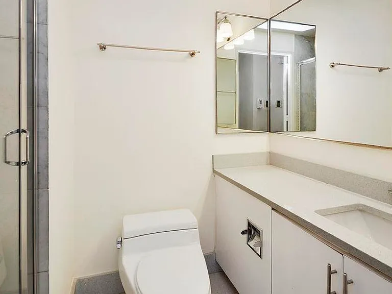 330 E 38th St #51D — Photo 10