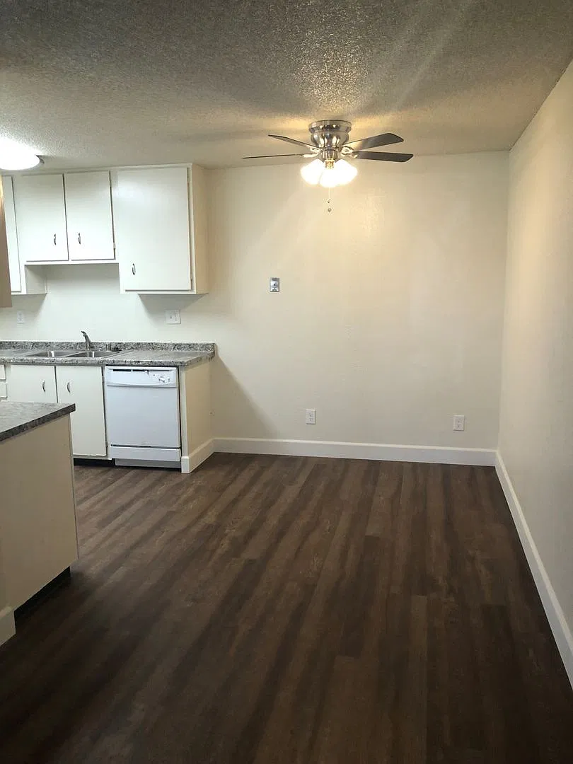 The Woodside — Photo 2