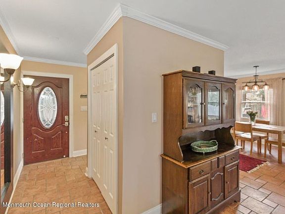 3rd image of 144 Idlewild Ln