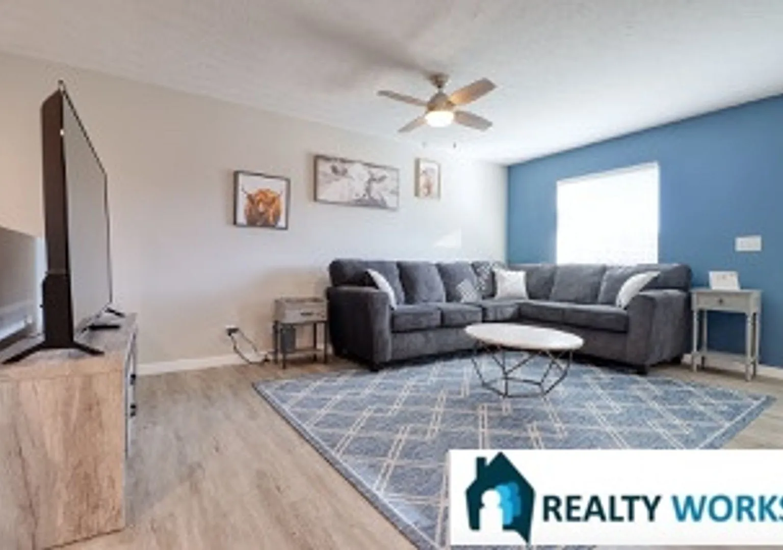 3 Bedroom, 2.5 Bath townhome in great location — Photo 4