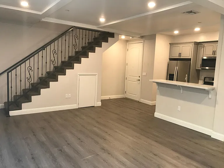 5302 Cleon Ave #104 — Photo 8