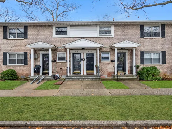 81-23 Langdale Street 2nd Fl, New Hyde Park, NY 11040