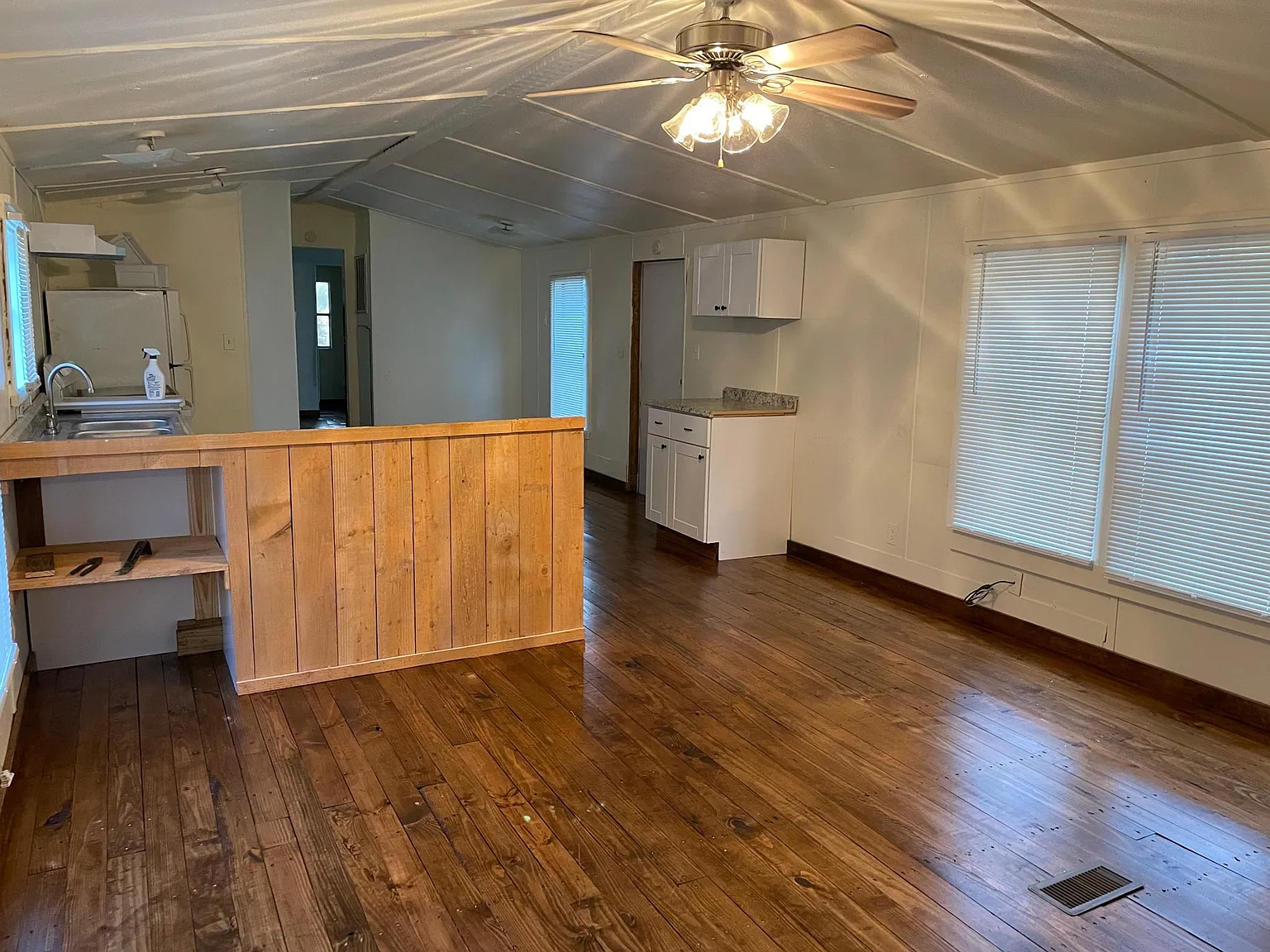 608 Hayman St — Photo 3