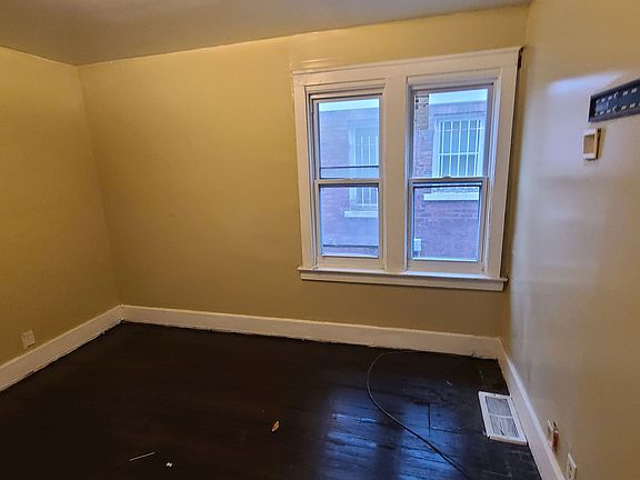 5th image of 15839 Kentucky Ave #15839