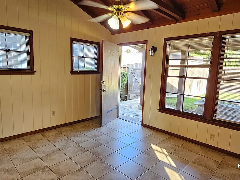 208 E Hermosa St #A — Photo 3